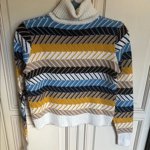 Chevron Patterned Turtleneck Sweater - Multicolor - Picture 7 of 7